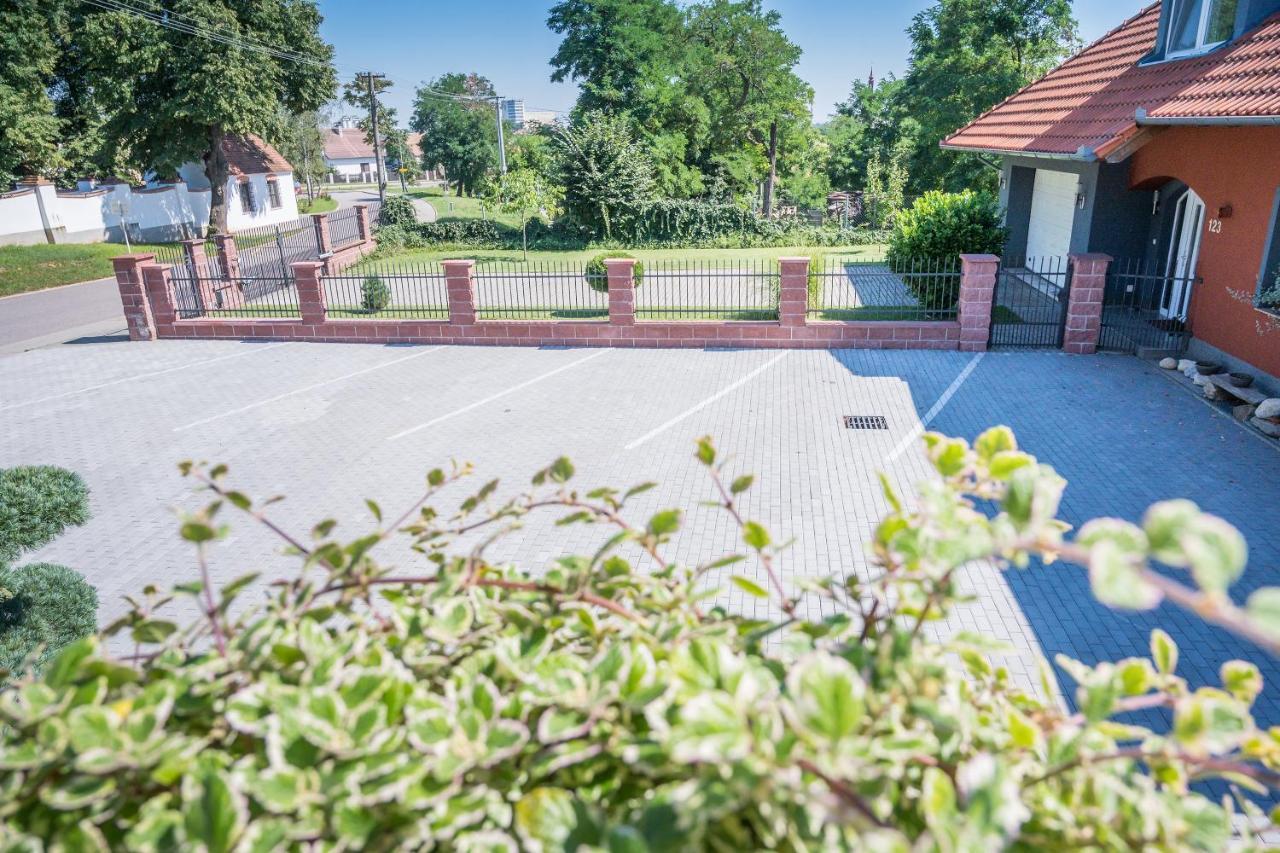 Penzion 2 Sklepy Tasovice Bagian luar foto